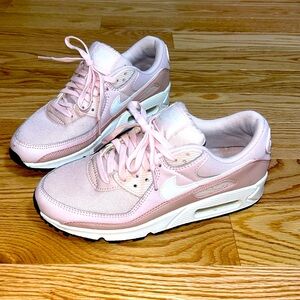 Women’s Nike Air Max